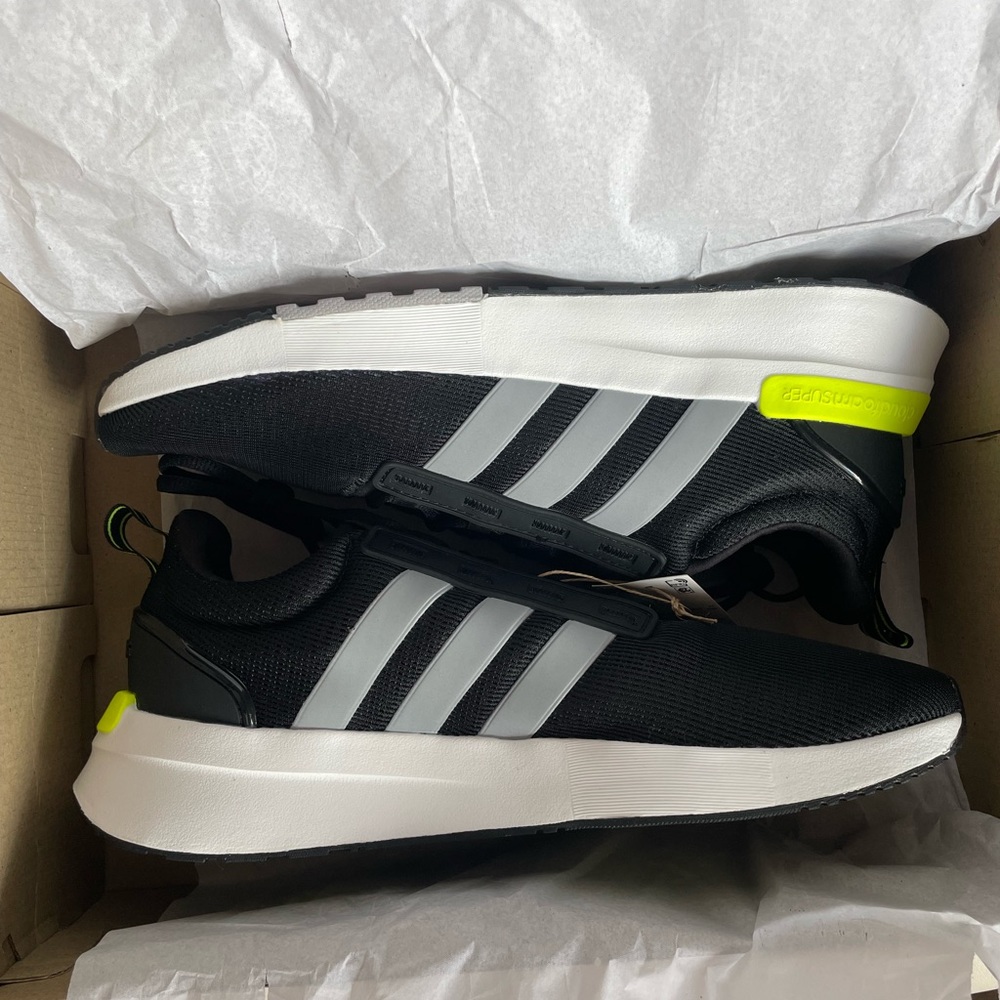 Adidas Sneakers